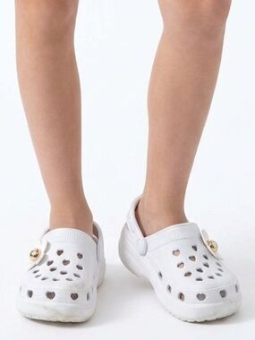 Toddler Girl White Heart Croc style shoe with Flower Charm